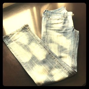 Refuge acid washed jeans